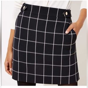NEW LOFT Black White Checkered Button Tab Mini Shift Skirt Size 4